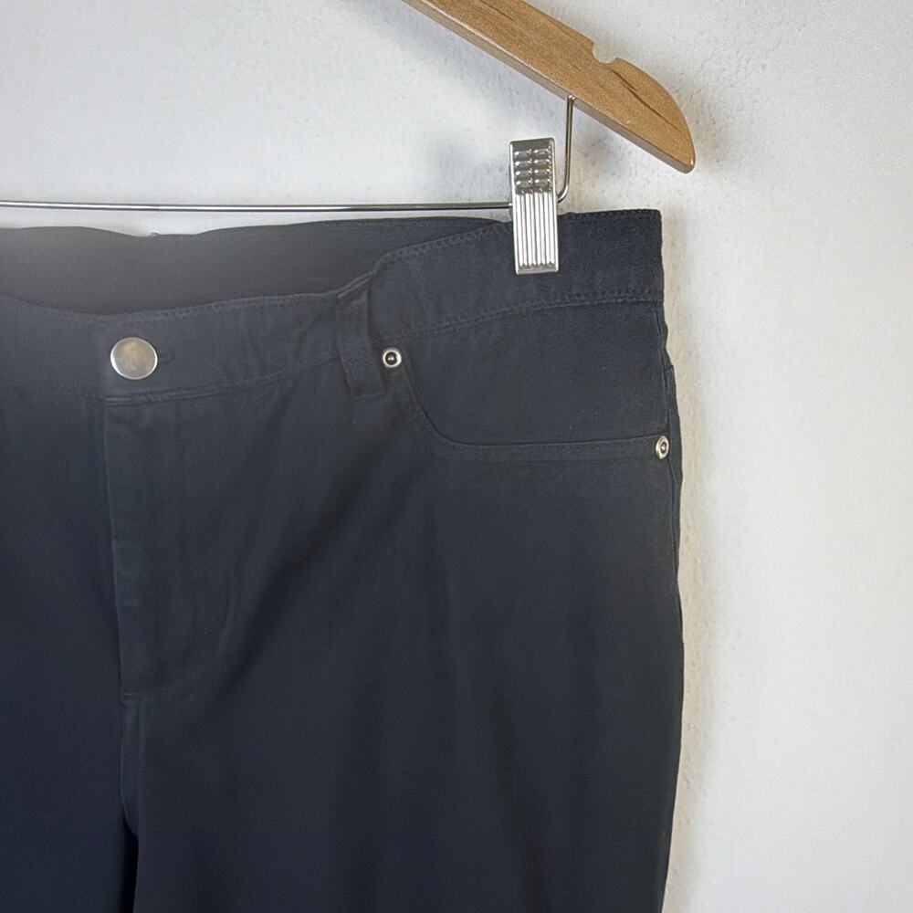 Chico's Black high Rise straight Pants Women’s 2.5 14 Short 35 x 29 - Picture 2 of 10